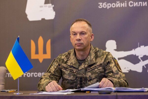 Генштаб назвав фейком інформацію про звільнення Сирського: деталі