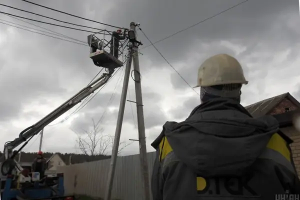ДТЕК: за тиждень світло повернули понад 650 тисячам родин у чотирьох областях