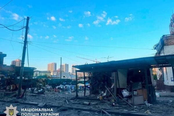 Хто коментує удари РФ по київських підприємствах часів СРСР