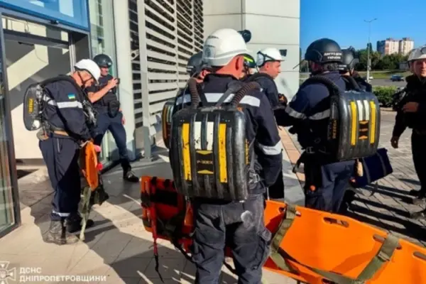 Подвійний удар по ТЦ у Кривому Розі 21 серпня: послідовність атаки