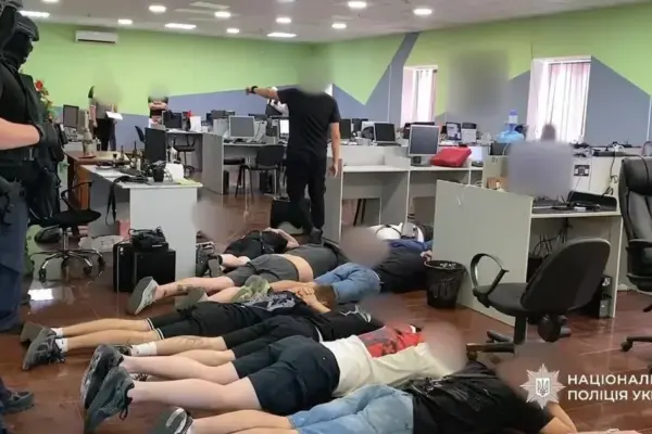 Опендатабот порахував: 18 вироків за шахрайські колцентри з 2022 року