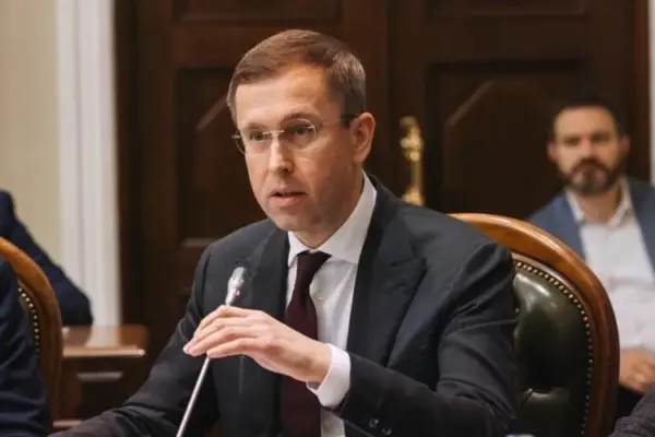 Кабмін надсилає Раді графік голосувань: Корецький попереджає про критичний стан держфінансів