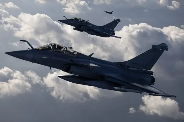 Зеленський і Макрон 5 жовтня обговорили підготовку пілотів на Rafale та антидронову допомогу